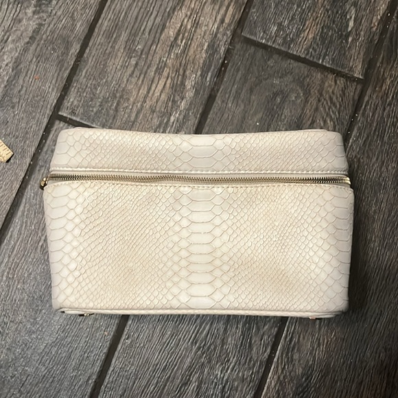 Kendra Scott python print cosmetics bag - Picture 2 of 6